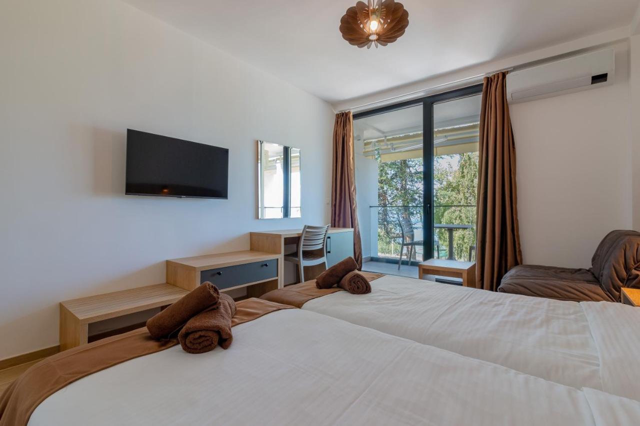 Lago Hotel Lagadin Extérieur photo