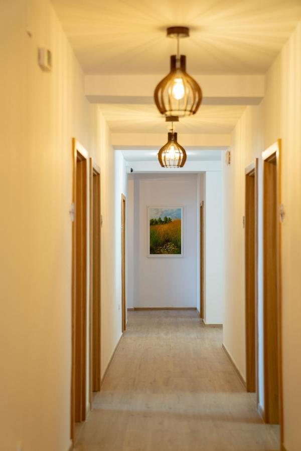 Lago Hotel Lagadin Extérieur photo