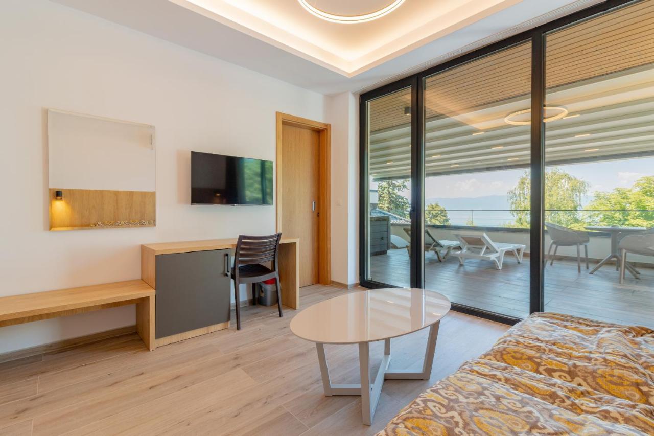 Lago Hotel Lagadin Extérieur photo