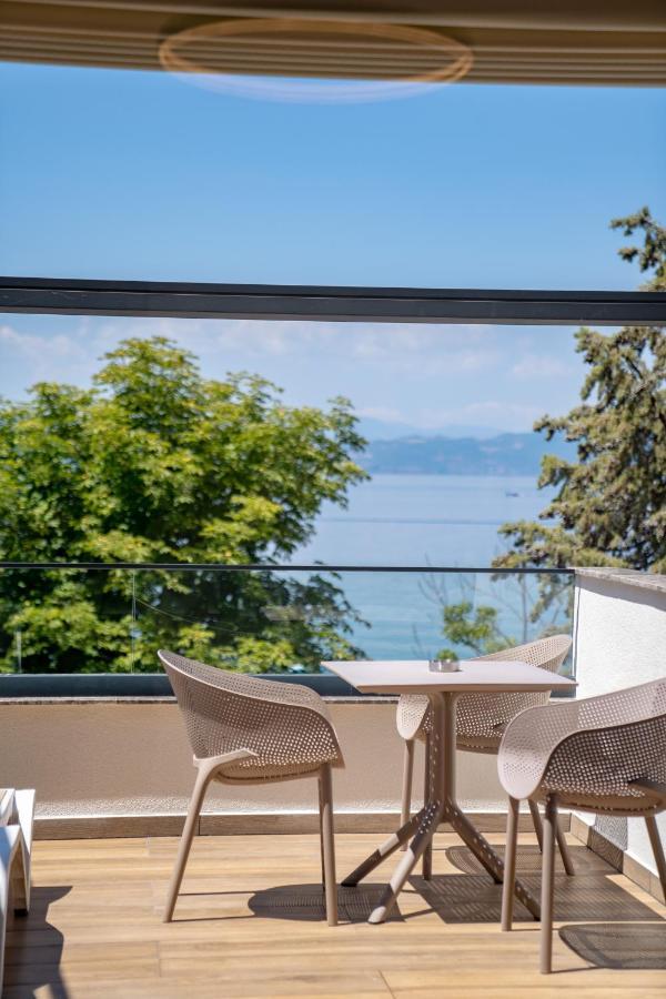 Lago Hotel Lagadin Extérieur photo